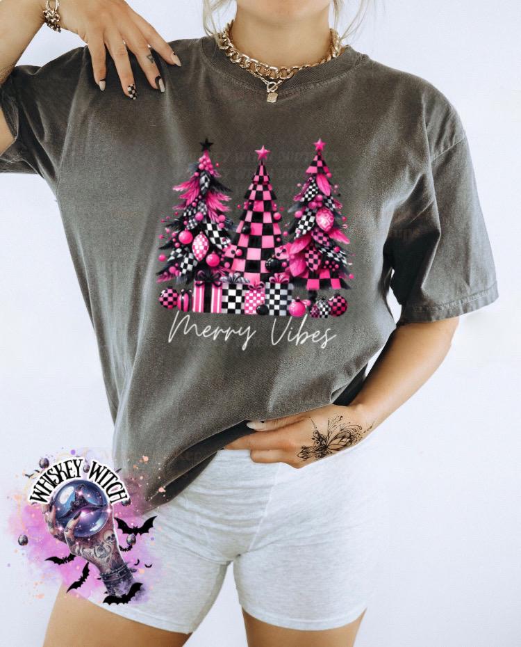 Comfort Colors Christmas Shirt • Merry Vibes Pink Trees • Retro Checkered Tee • Garment-Dyed Unisex